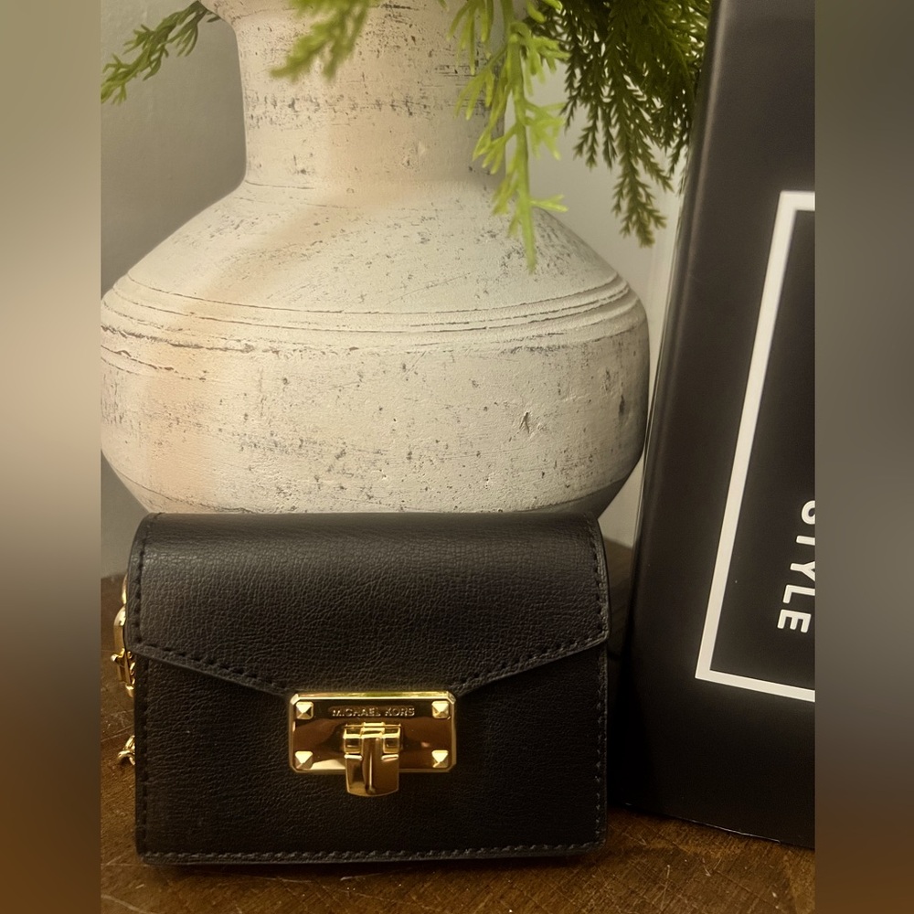 Michael Kors Kingsley Accordian Card Wallet
